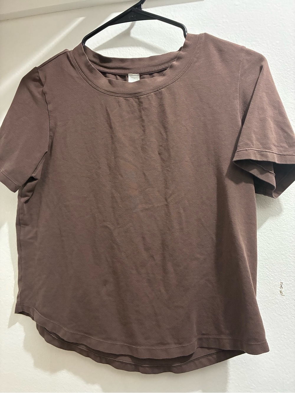 Yogalicious Airlite Rebalance Short Sleeve Top in Chocolate Brown